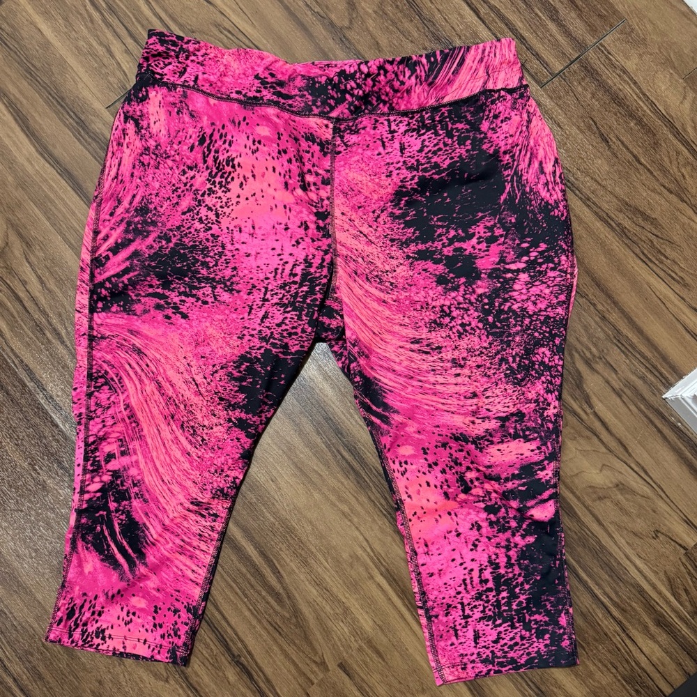 Xersion Pink and Black Athletic cropped Leggings